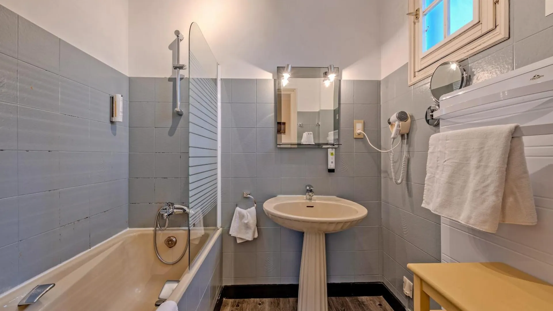 Logis Hotel De La Corniche Brest