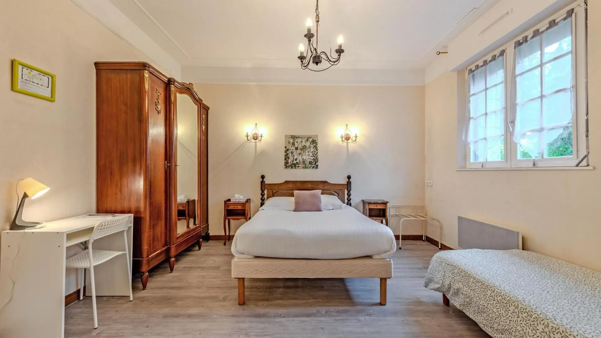 ***  Logis Hotel De La Corniche Brest Frankreich