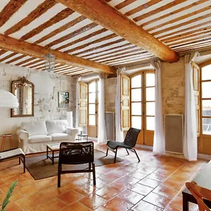 https://charming-traditional-flat-with-garage-at-the-heart-of.aixenprovencehotels.org